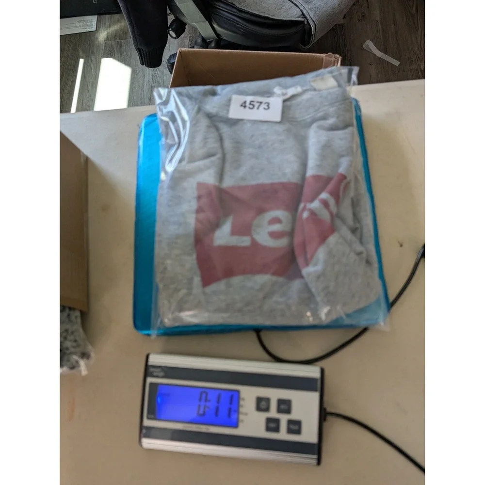 Levis Mens Heather Gray Graphic Batwing Logo Long‎ Sleeve Raglan Sweatshirt